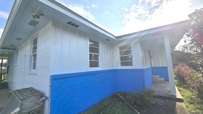 Foto del edificio - 560 Staring Ln