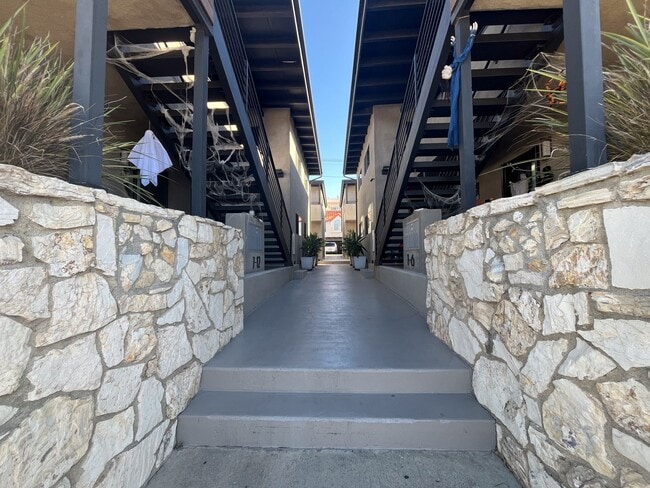 Building Photo - 350 Hermosa Ave