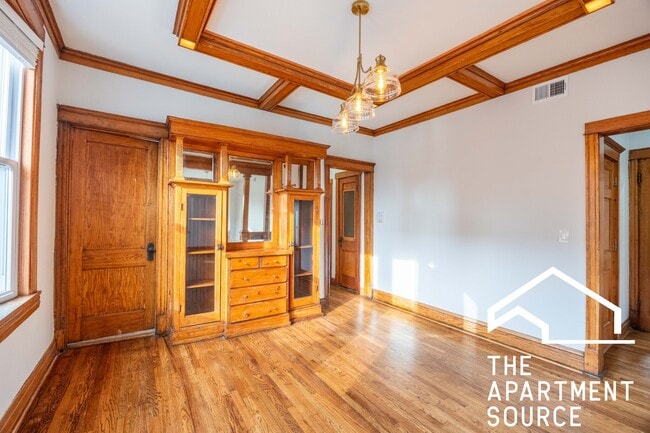 Building Photo - 2842 W Augusta Blvd