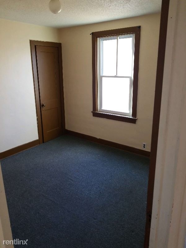Building Photo - 122 Austin St