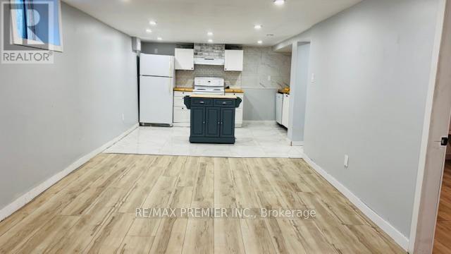Building Photo - 306 Rosedale Dr