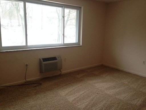 Building Photo - 918 Zimmer Ln