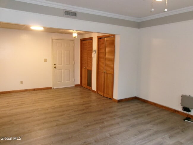 Building Photo - 222 S Ten Broeck St