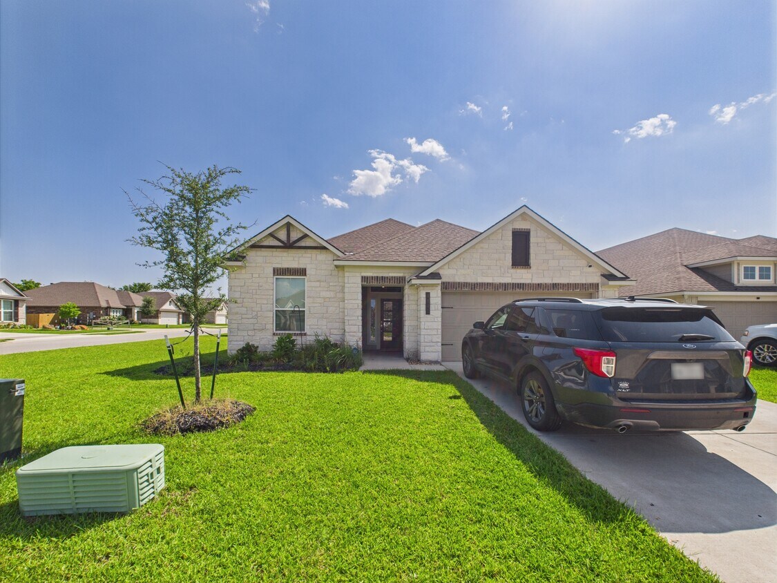 Foto principal - 4841 Native Tree Ln