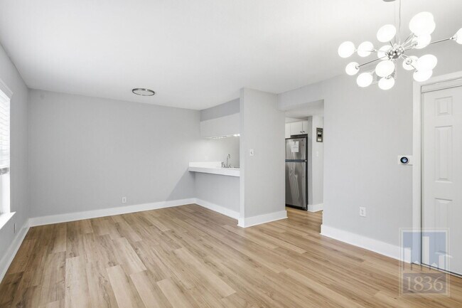 Foto del edificio - 7801 Shoal Creek Blvd