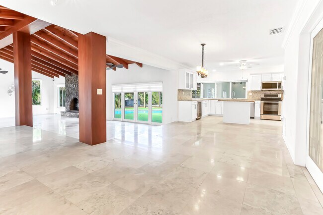 Building Photo - 5881 SW 160th Ave