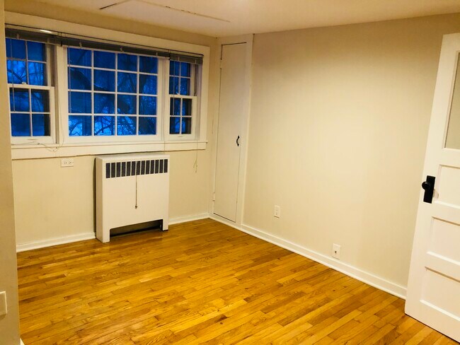 Foto del edificio - 40 Clinton Hollow Rd