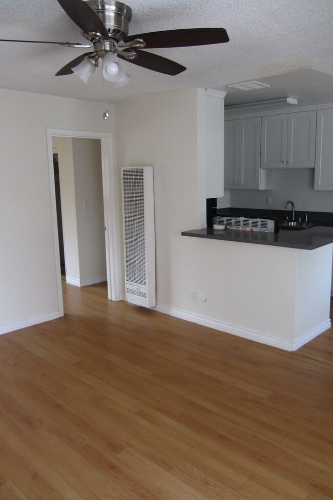 Foto del edificio - 634 E Chestnut St