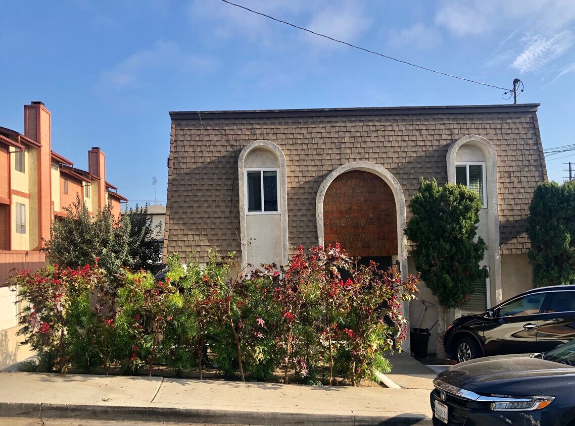 2108 Carnegie Ln, Redondo Beach, CA 90278 Townhome Rentals in Redondo