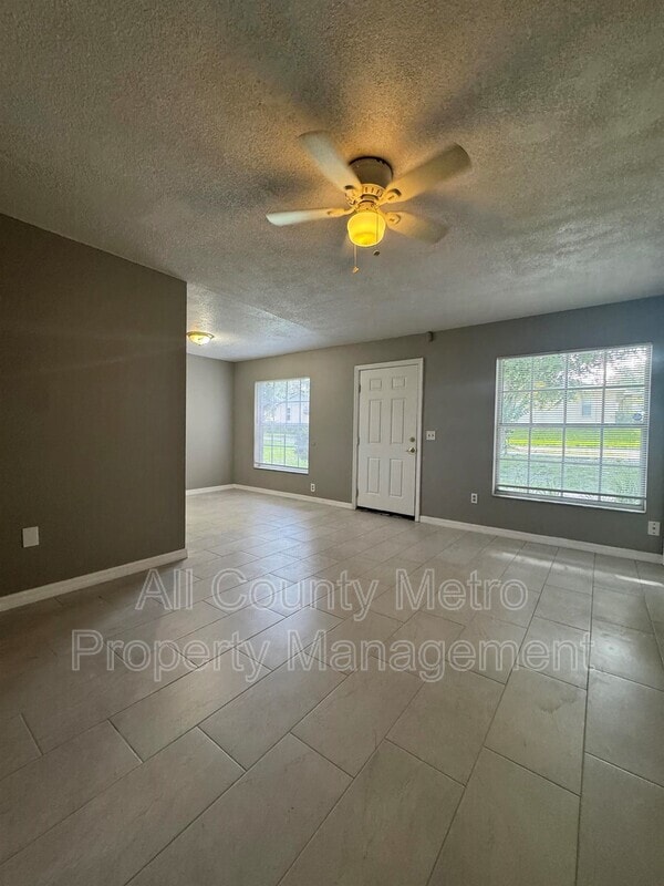 Building Photo - 415 Apopka Hills Cir