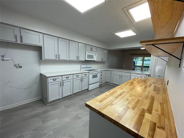Building Photo - 2976 Buttonwood Dr