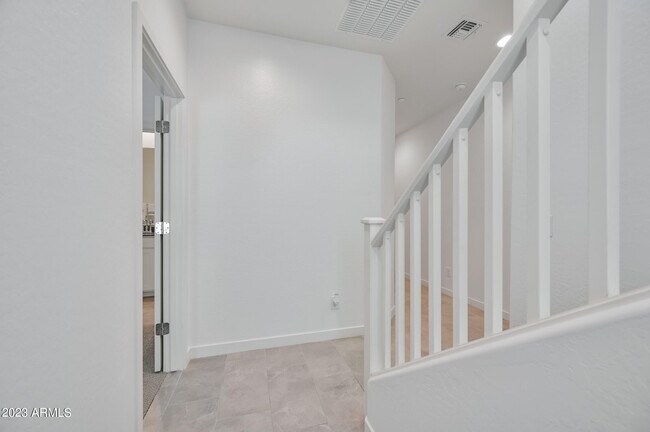 Building Photo - 4021 E Pony Ln