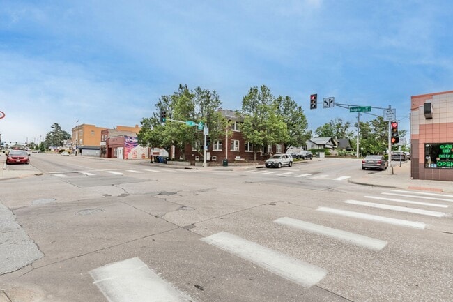 Building Photo - Beautiful 3 Bedroom Apartment | Downtown Benson