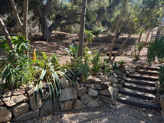 Unit B - 1734 Topanga Skyline Dr