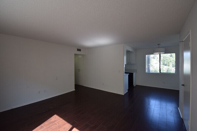Foto del edificio - 12338 Oxnard St