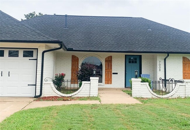 Building Photo - 7008 Comanche Ave
