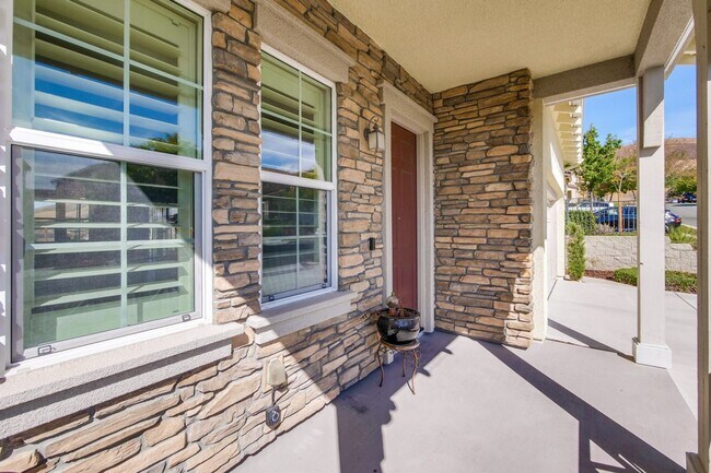 Foto del edificio - Gorgeous and Very Spacious Home - 3BR 2.5 BA in  San Jose - This is a MUST SEE!!!