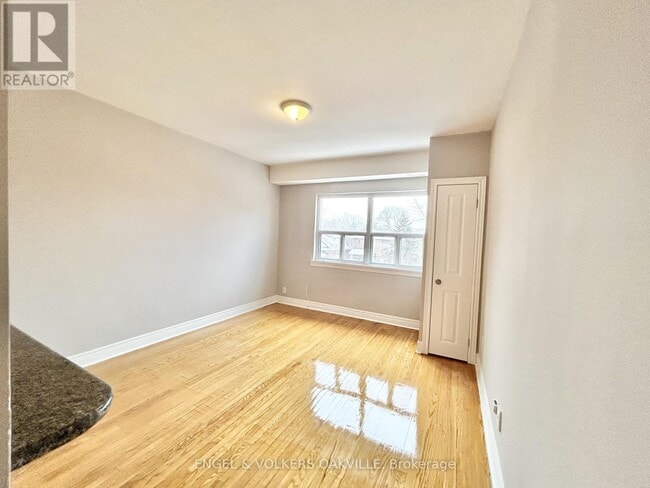 Photo du bâtiment - 90 Twenty Fifth St