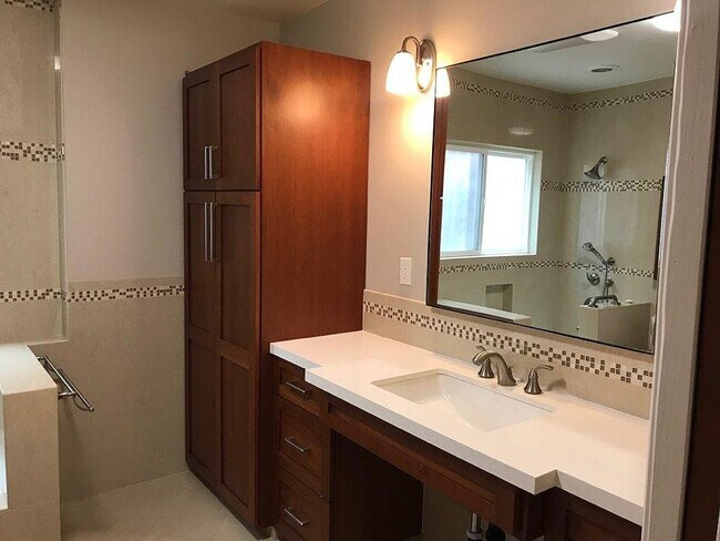 Full size bathroom with tub and shower - 1047 S Mansfield Ave