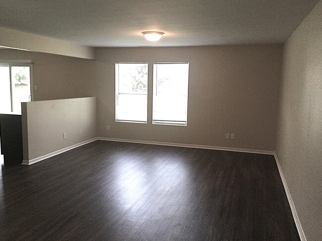 Building Photo - 3244 Underwood Dr