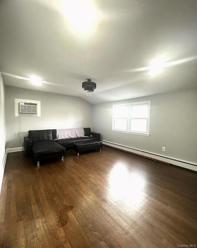 Foto del edificio - 182 Bennett Ave