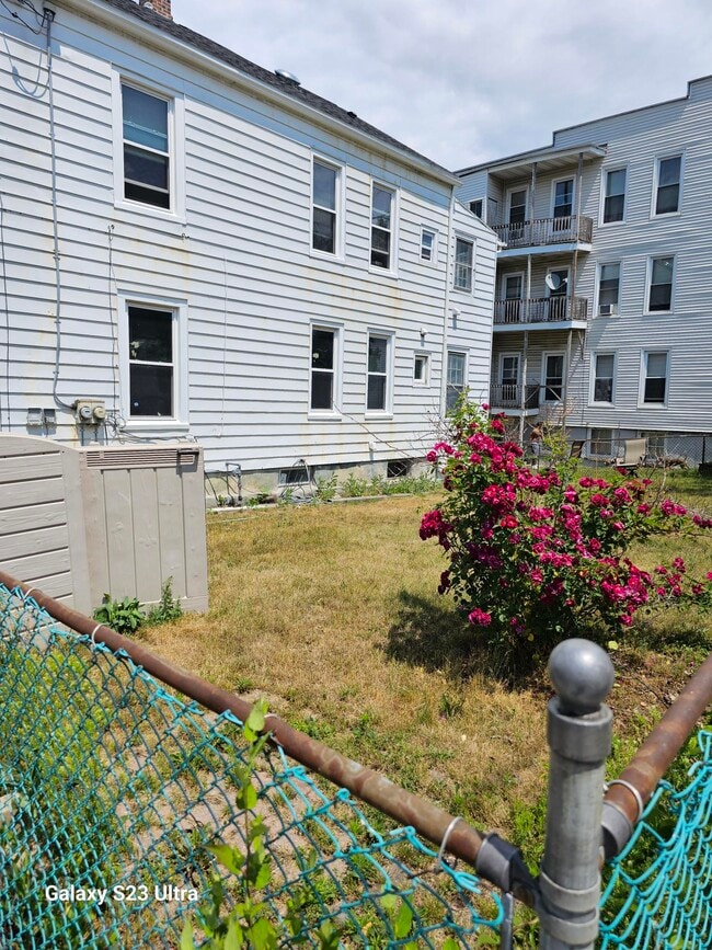 Side Yard - 79 Park Ave