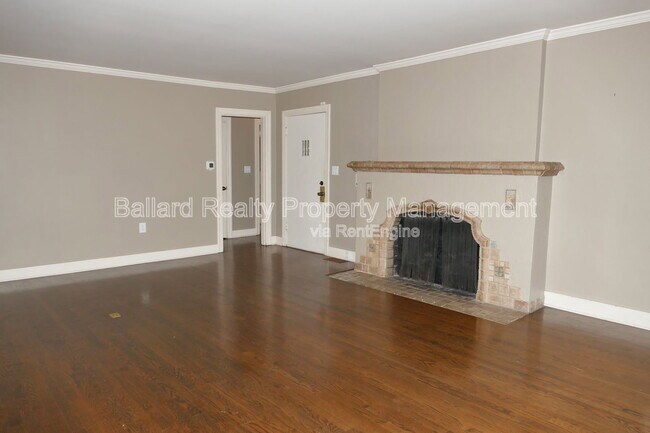 Foto del edificio - 3246 Conkling Pl W
