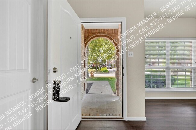 Foto del edificio - 2816 Blue Heron Dr