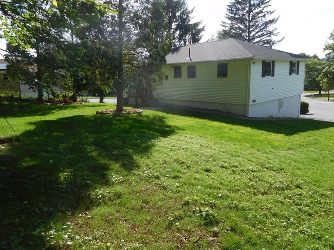Building Photo - 75 Ripley Ave