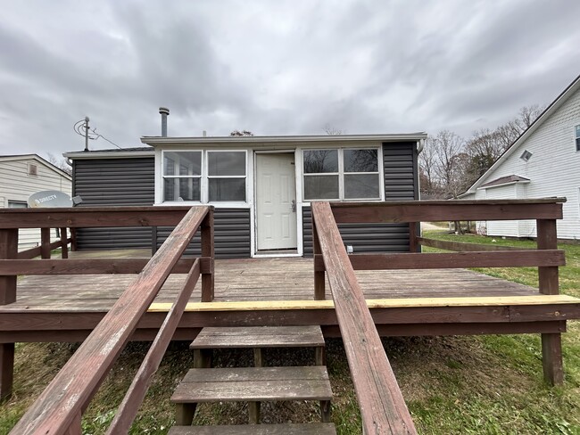 Large back porch - 204 Hamlin Ave