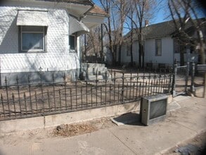 Building Photo - 1106 Bohmen Ave