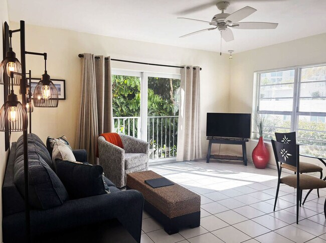 Building Photo - 2908 Bayshore Dr