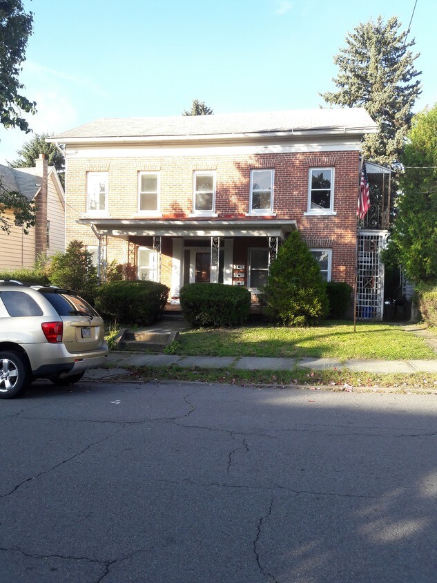 Primary Photo - 515 E Market St