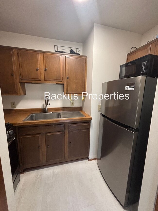 Building Photo - Rio Rd.