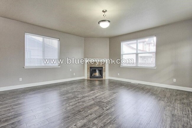 Building Photo - 4 Bed, 2.5 Bath Home in Hazel Dell with Easy Access to I-5 and Padden Pkwy