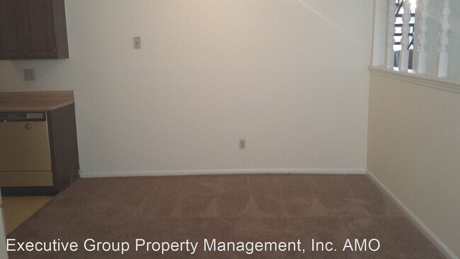 Building Photo - 345 Elmwood Dr