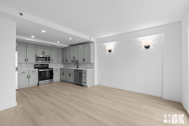 Foto del edificio - 227 Clarkson Ave
