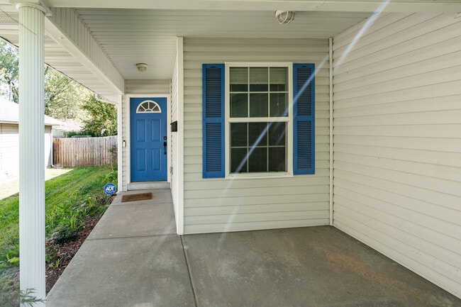 Building Photo - 1656 N Marlan Ave