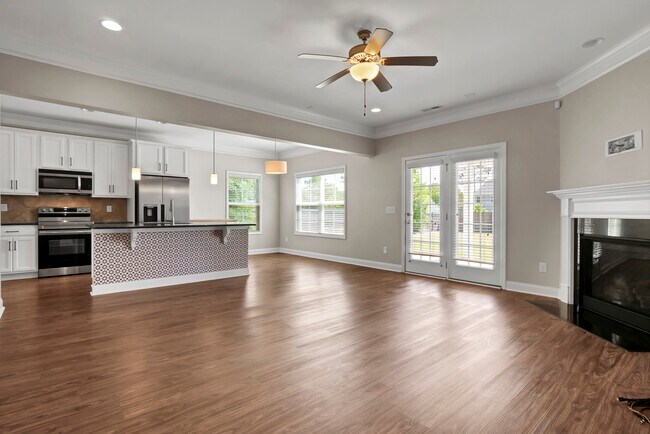 Building Photo - 315 Red Cedar Dr