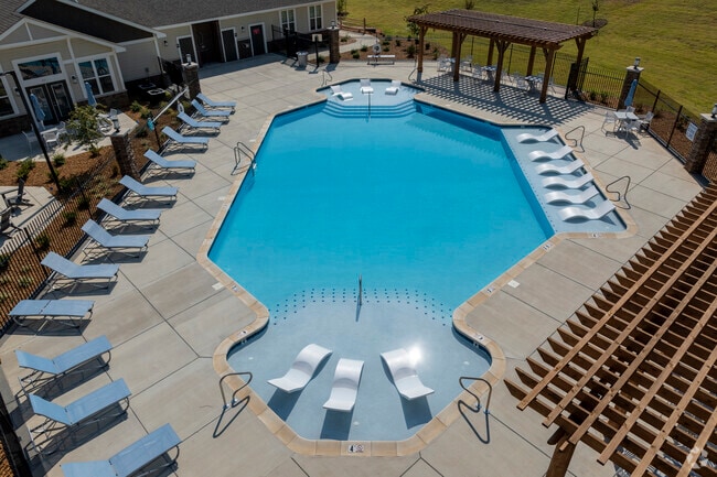 Piscina - Signature Pointe Apartment Homes