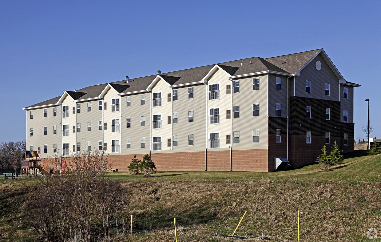 Interlaken Place Apartments in Waconia, MN