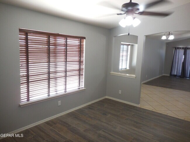 Foto del edificio - 14301 Desert Orchid Dr