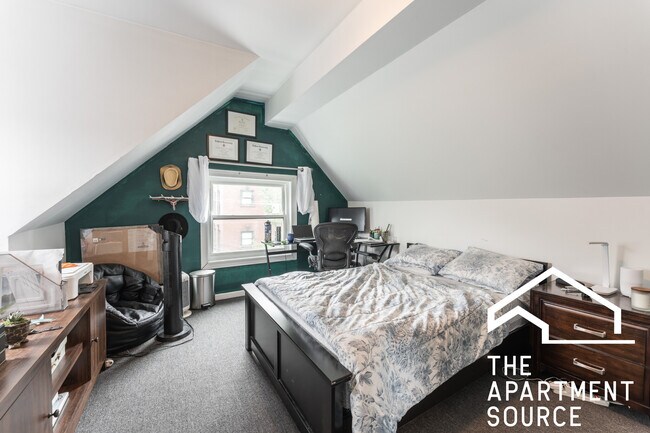 Foto del edificio - 2616 N Marshfield Ave