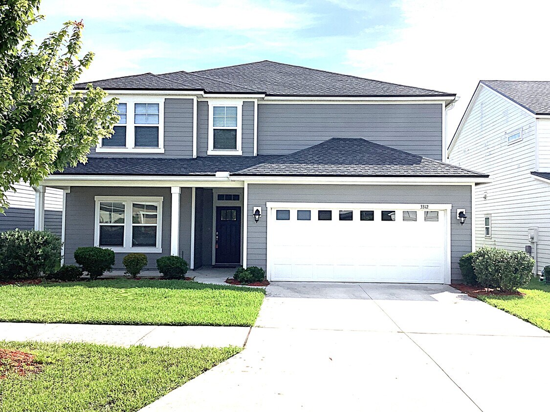 Foto principal - 3312 Roundabout Dr