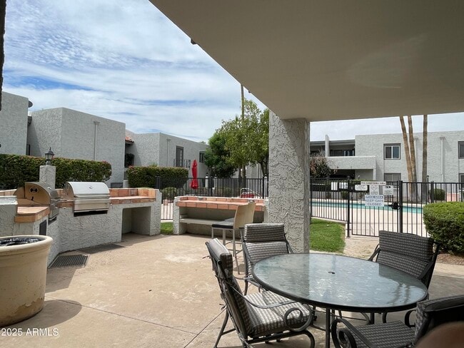 Foto del edificio - 3314 N 68th St