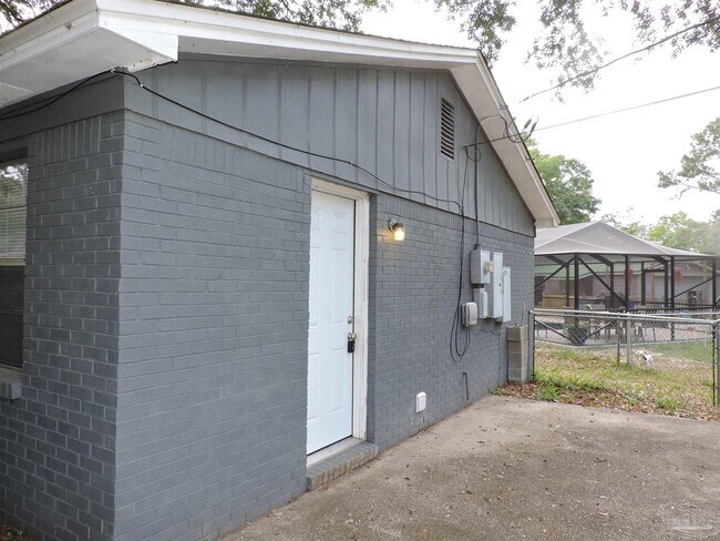 Building Photo - 603 Old Crow