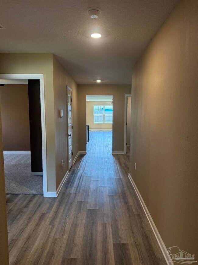 Building Photo - 5462 Peach Dr