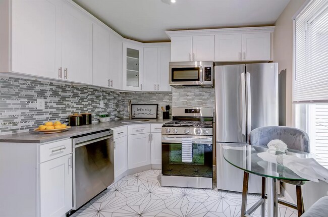Kitchen - 702 Kennedy Blvd