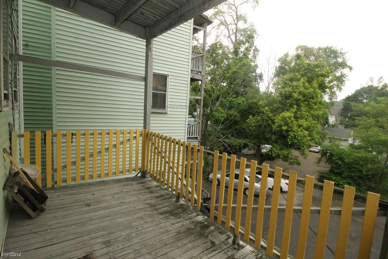 Primary Photo - 539 Washington St