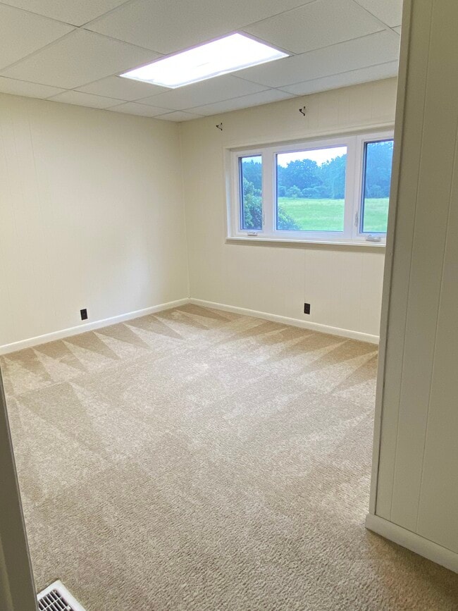 1st floor office/den - 402 Bowerman Rd